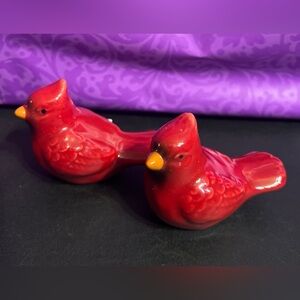 ❤️ Red Cardinal Bird Salt & Pepper Shakers – Ceramic Set of 2